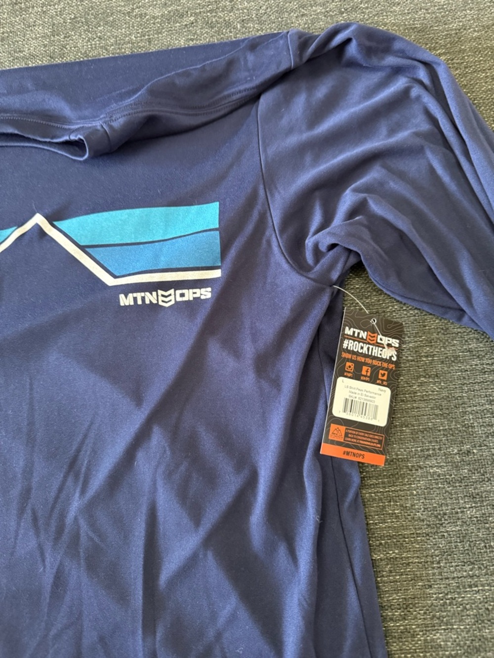 Mt. Ops Men’s Long Sleeve Performance Shirt Large Navy Sky Blue Stripes NWT - Picture 8 of 11